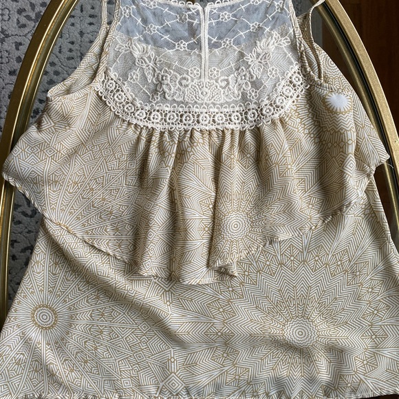 Geometric Summer Tank Top with Lace Detail and Ruffle front - Picture 5 of 6